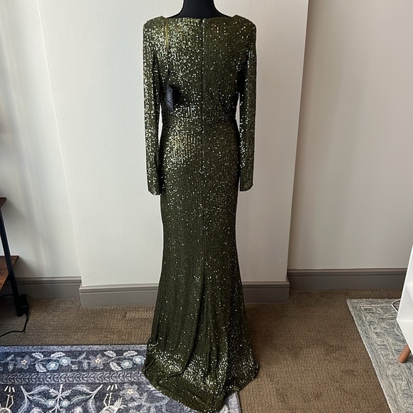 Ieena for Mac Duggal 26490 Sequined Long Sleeve Gown in Olive Size 6 NWT! - Picture 9 of 11